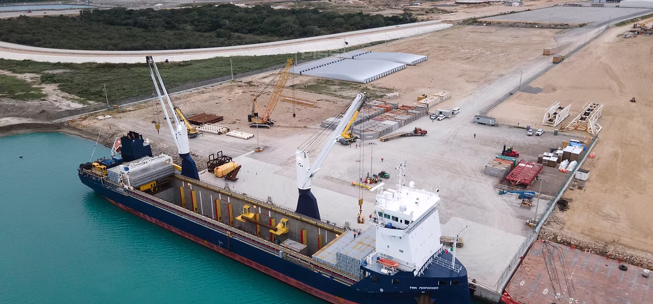 Operaciones de alto impacto para el sector energético en terminal marítima